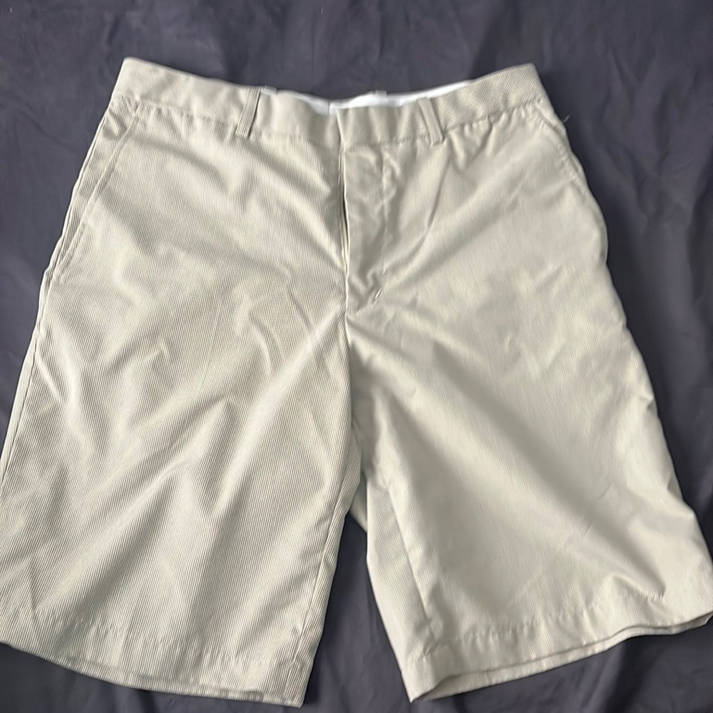 Walter Hagen golf shorts size 32